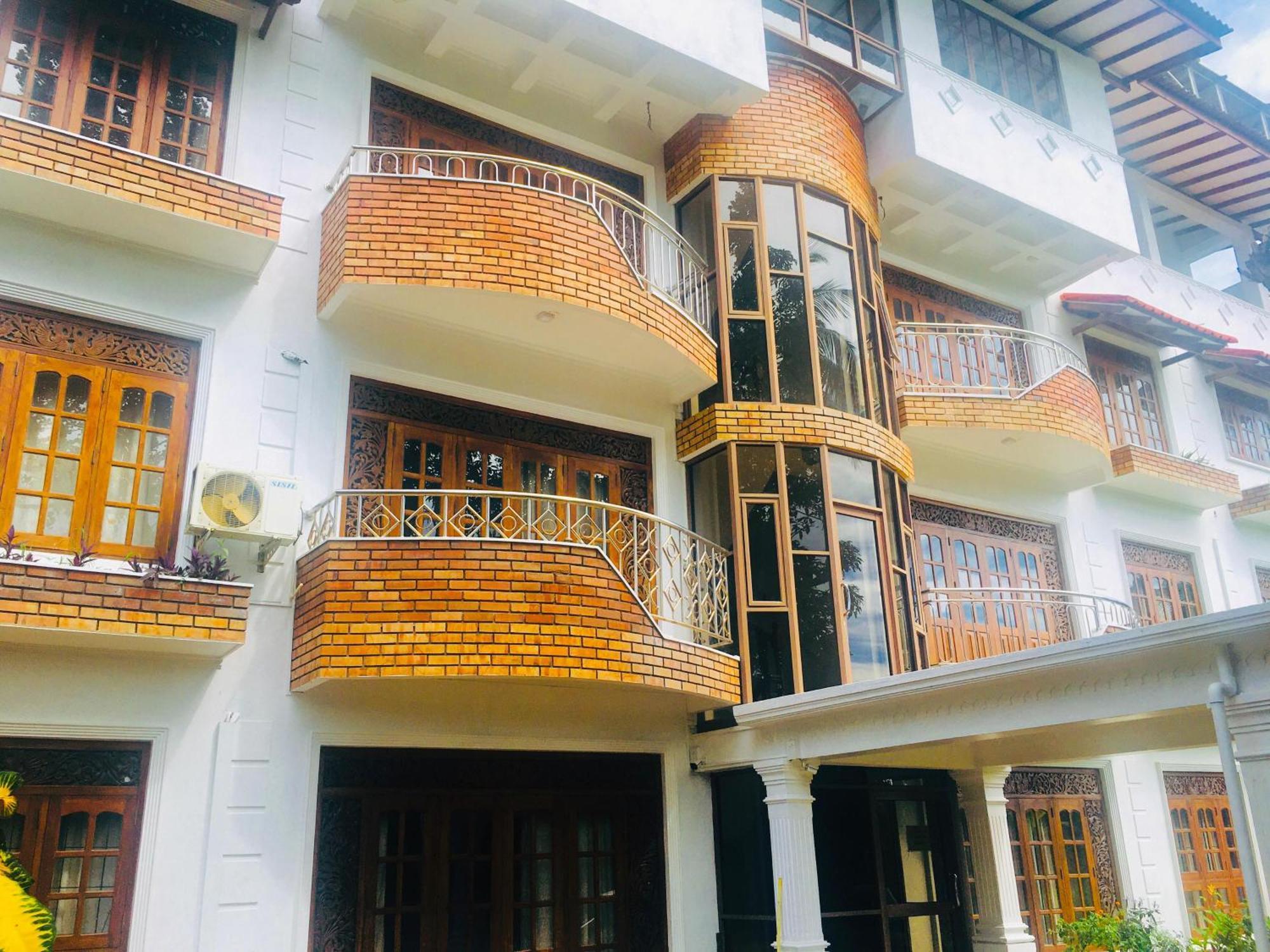 Mount House Hotel Apartment Діквелла Екстер'єр фото